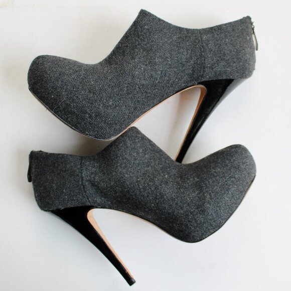 Vince Camuto Gray Black Jerrell Ankle Booties High Heels Size 8.5 - Picture 4 of 7